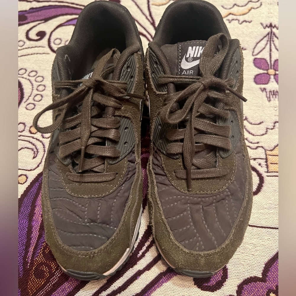 *RARE* Camo Green Nike Air Max women’s size 8.5